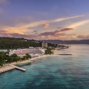 Grand Decameron Cornwall Beach, A Trademark Бухта Монтего
